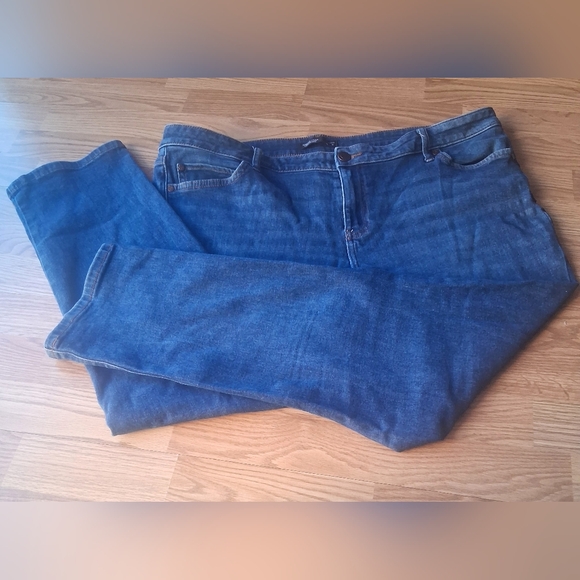 P*Simply Vera, Vera Wang Straight Leg Blue Jeans Sz 18 - Picture 2 of 6